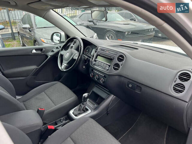 Белый Фольксваген Тигуан, объемом двигателя 2 л и пробегом 199 тыс. км за 12200 $, фото 11 на Automoto.ua