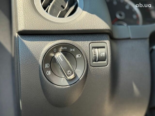 Білий Фольксваген Тігуан, об'ємом двигуна 2 л та пробігом 250 тис. км за 16490 $, фото 24 на Automoto.ua