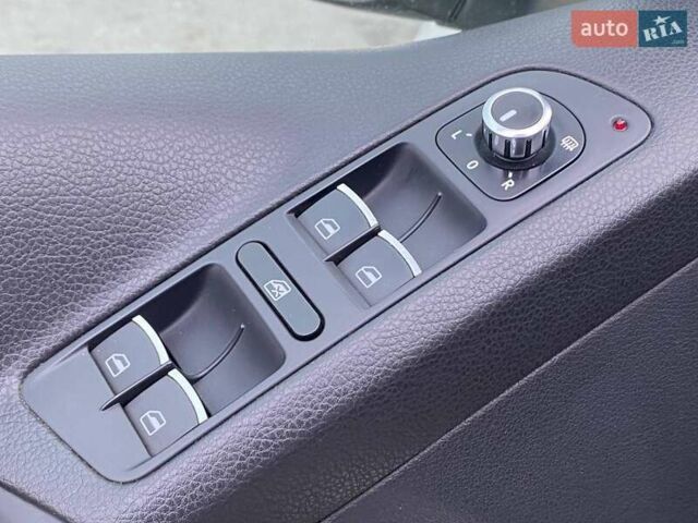 Белый Фольксваген Тигуан, объемом двигателя 2 л и пробегом 216 тыс. км за 14490 $, фото 9 на Automoto.ua