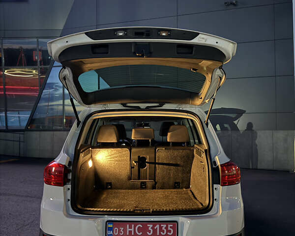 Белый Фольксваген Тигуан, объемом двигателя 0 л и пробегом 210 тыс. км за 11500 $, фото 6 на Automoto.ua