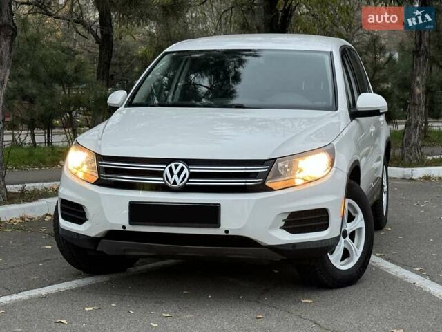 Белый Фольксваген Тигуан, объемом двигателя 1.98 л и пробегом 190 тыс. км за 10900 $, фото 1 на Automoto.ua