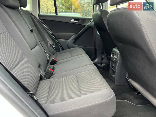 Белый Фольксваген Тигуан, объемом двигателя 2 л и пробегом 199 тыс. км за 12200 $, фото 14 на Automoto.ua