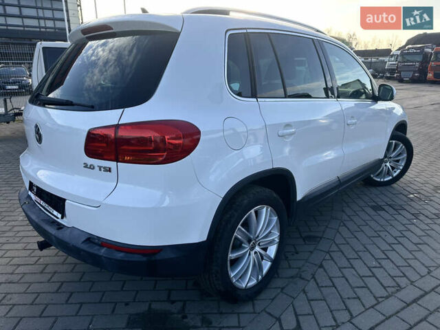 Белый Фольксваген Тигуан, объемом двигателя 2 л и пробегом 248 тыс. км за 9999 $, фото 2 на Automoto.ua