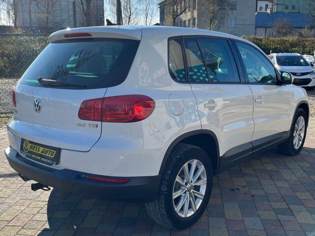 Білий Фольксваген Тігуан, об'ємом двигуна 2 л та пробігом 217 тис. км за 11500 $, фото 6 на Automoto.ua