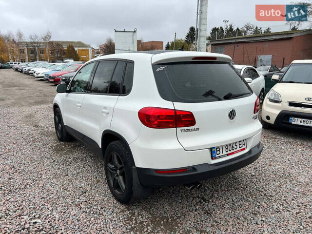 Белый Фольксваген Тигуан, объемом двигателя 2 л и пробегом 199 тыс. км за 12200 $, фото 4 на Automoto.ua