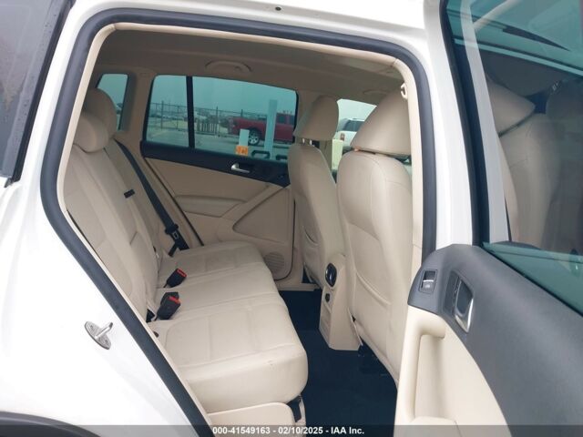 Белый Фольксваген Тигуан, объемом двигателя 2 л и пробегом 115 тыс. км за 9500 $, фото 9 на Automoto.ua