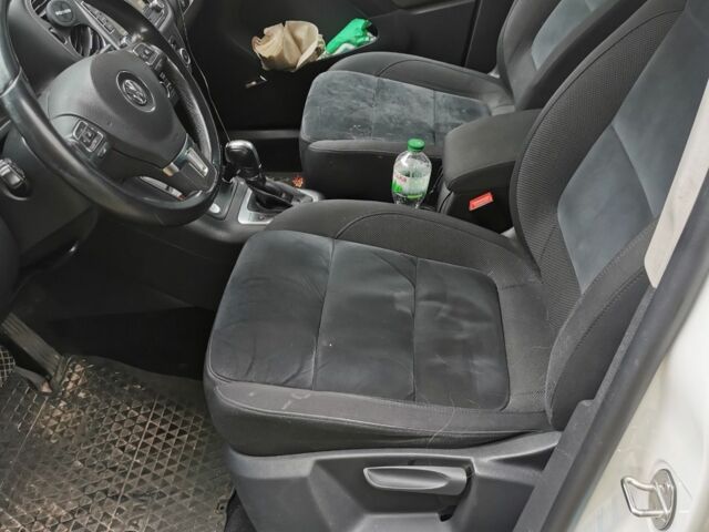 Белый Фольксваген Тигуан, объемом двигателя 2 л и пробегом 219 тыс. км за 14900 $, фото 10 на Automoto.ua