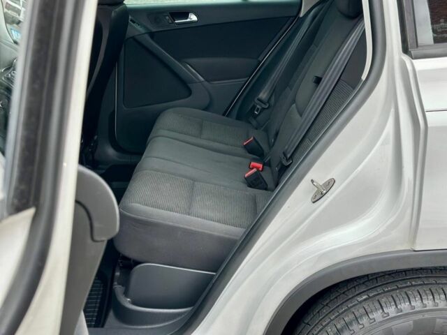 Білий Фольксваген Тігуан, об'ємом двигуна 1.98 л та пробігом 168 тис. км за 10999 $, фото 7 на Automoto.ua