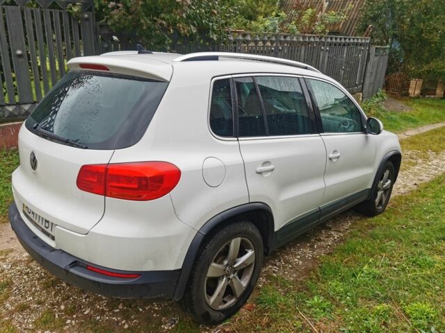 Белый Фольксваген Тигуан, объемом двигателя 2 л и пробегом 219 тыс. км за 14900 $, фото 1 на Automoto.ua