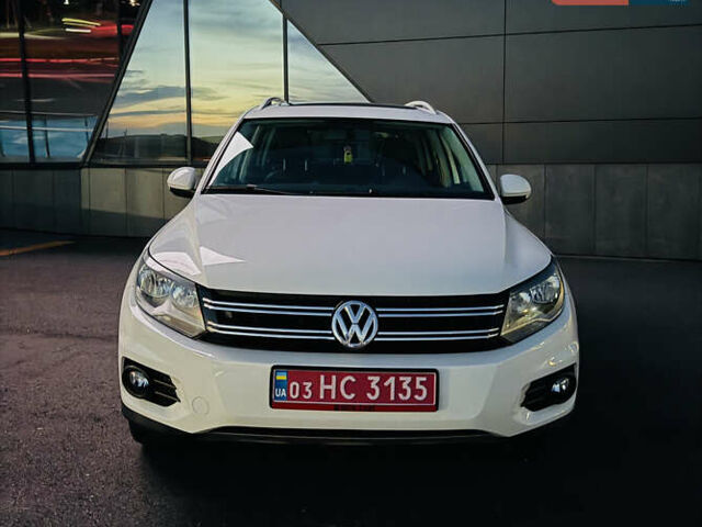 Белый Фольксваген Тигуан, объемом двигателя 0 л и пробегом 210 тыс. км за 11500 $, фото 1 на Automoto.ua