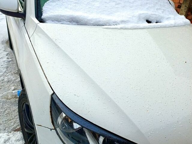 Білий Фольксваген Тігуан, об'ємом двигуна 2 л та пробігом 230 тис. км за 11000 $, фото 2 на Automoto.ua