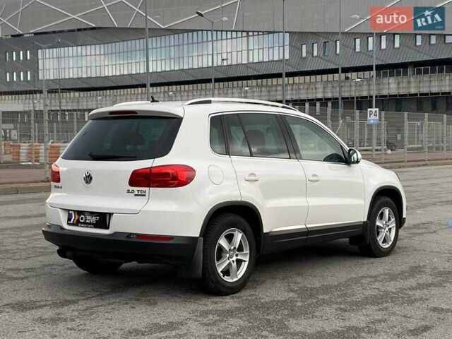 Белый Фольксваген Тигуан, объемом двигателя 2 л и пробегом 216 тыс. км за 14490 $, фото 3 на Automoto.ua