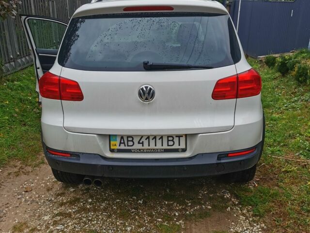 Белый Фольксваген Тигуан, объемом двигателя 2 л и пробегом 219 тыс. км за 14900 $, фото 2 на Automoto.ua