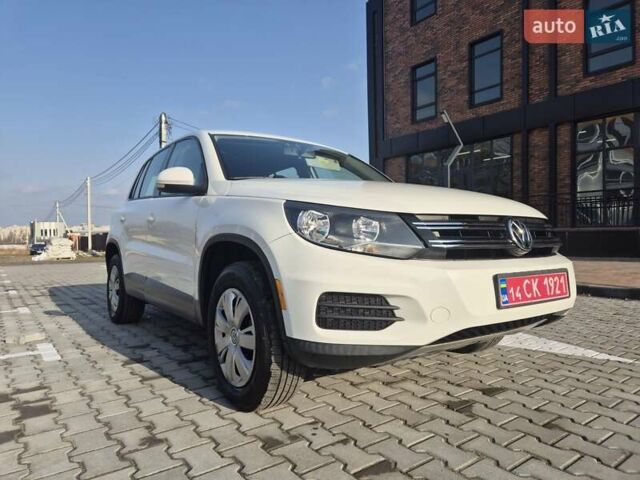 Белый Фольксваген Тигуан, объемом двигателя 1.97 л и пробегом 156 тыс. км за 9999 $, фото 2 на Automoto.ua