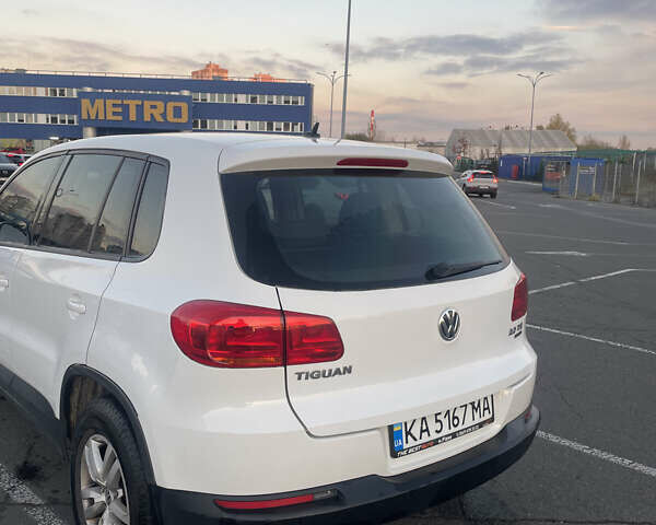 Белый Фольксваген Тигуан, объемом двигателя 1.98 л и пробегом 208 тыс. км за 10800 $, фото 3 на Automoto.ua