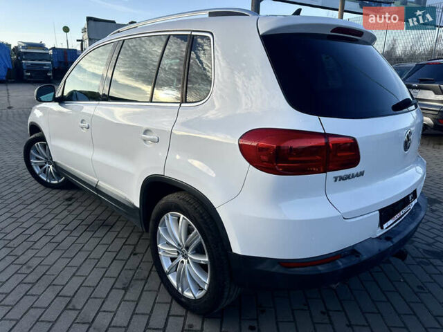 Белый Фольксваген Тигуан, объемом двигателя 2 л и пробегом 248 тыс. км за 9999 $, фото 6 на Automoto.ua