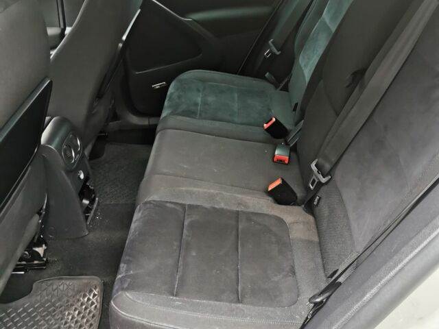 Белый Фольксваген Тигуан, объемом двигателя 2 л и пробегом 219 тыс. км за 14900 $, фото 9 на Automoto.ua