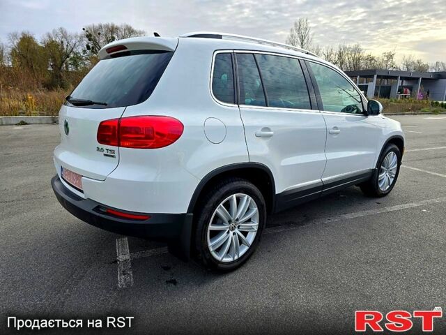 Білий Фольксваген Тігуан, об'ємом двигуна 2 л та пробігом 263 тис. км за 12300 $, фото 3 на Automoto.ua