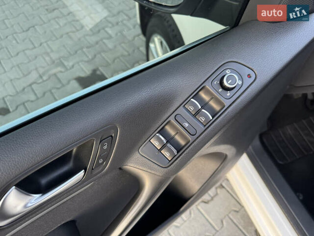 Белый Фольксваген Тигуан, объемом двигателя 1.97 л и пробегом 245 тыс. км за 12999 $, фото 16 на Automoto.ua