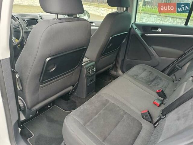 Белый Фольксваген Тигуан, объемом двигателя 2 л и пробегом 95 тыс. км за 17900 $, фото 14 на Automoto.ua