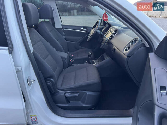 Белый Фольксваген Тигуан, объемом двигателя 1.97 л и пробегом 245 тыс. км за 12999 $, фото 44 на Automoto.ua