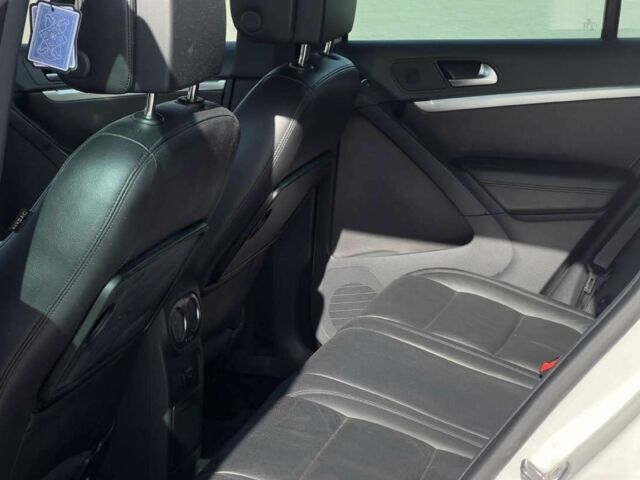 Белый Фольксваген Тигуан, объемом двигателя 2 л и пробегом 121 тыс. км за 8800 $, фото 9 на Automoto.ua