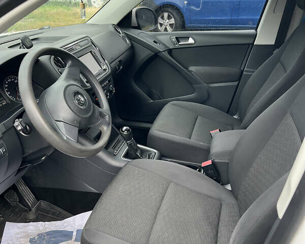 Белый Фольксваген Тигуан, объемом двигателя 1.98 л и пробегом 240 тыс. км за 10900 $, фото 11 на Automoto.ua