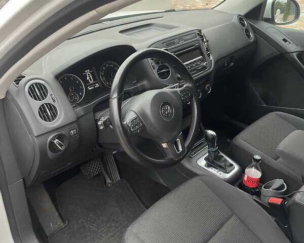 Белый Фольксваген Тигуан, объемом двигателя 1.98 л и пробегом 198 тыс. км за 10800 $, фото 10 на Automoto.ua