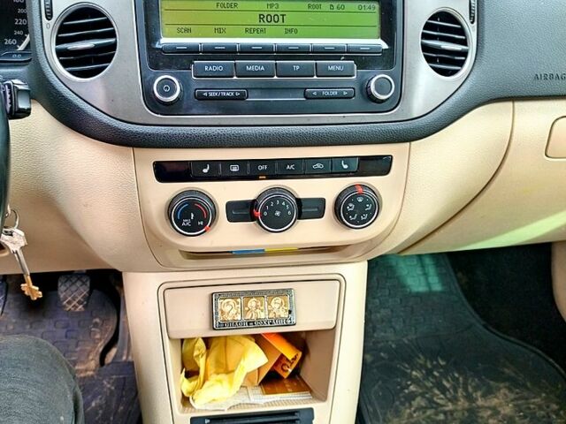 Білий Фольксваген Тігуан, об'ємом двигуна 2 л та пробігом 230 тис. км за 11000 $, фото 1 на Automoto.ua