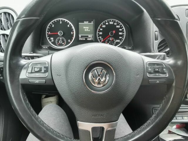 Белый Фольксваген Тигуан, объемом двигателя 2 л и пробегом 219 тыс. км за 14900 $, фото 4 на Automoto.ua