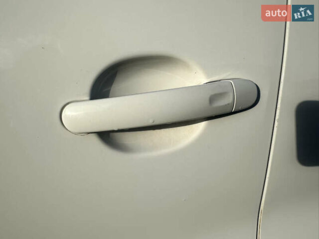 Белый Фольксваген Тигуан, объемом двигателя 2 л и пробегом 248 тыс. км за 9999 $, фото 13 на Automoto.ua