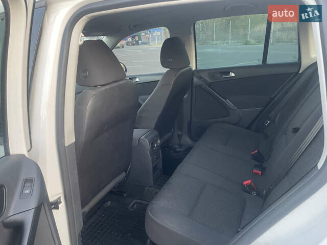 Белый Фольксваген Тигуан, объемом двигателя 1.98 л и пробегом 208 тыс. км за 10800 $, фото 11 на Automoto.ua