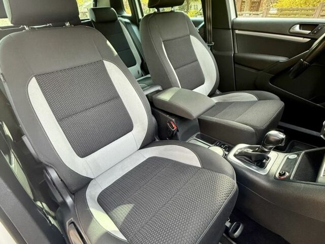 Белый Фольксваген Тигуан, объемом двигателя 2 л и пробегом 35 тыс. км за 21500 $, фото 12 на Automoto.ua