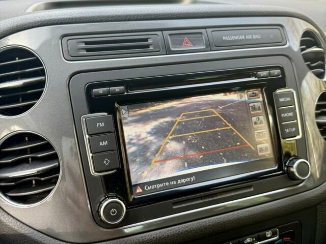 Белый Фольксваген Тигуан, объемом двигателя 2 л и пробегом 35 тыс. км за 21500 $, фото 19 на Automoto.ua