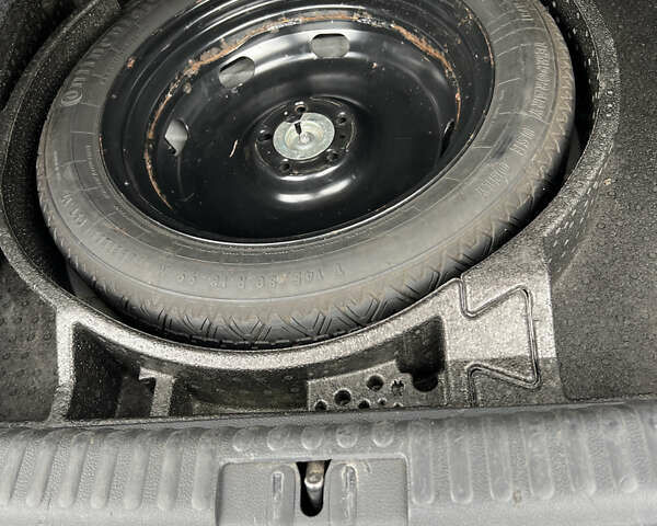 Белый Фольксваген Тигуан, объемом двигателя 1.98 л и пробегом 240 тыс. км за 10900 $, фото 7 на Automoto.ua