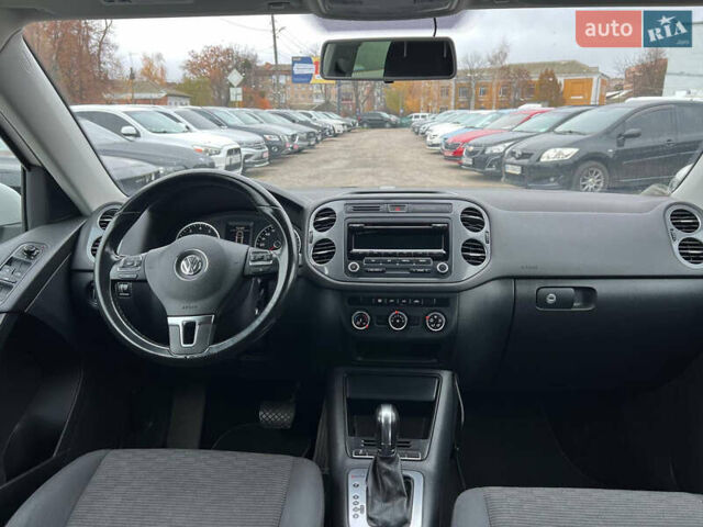Белый Фольксваген Тигуан, объемом двигателя 2 л и пробегом 199 тыс. км за 12200 $, фото 7 на Automoto.ua