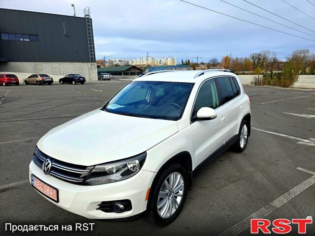 Білий Фольксваген Тігуан, об'ємом двигуна 2 л та пробігом 263 тис. км за 12300 $, фото 4 на Automoto.ua