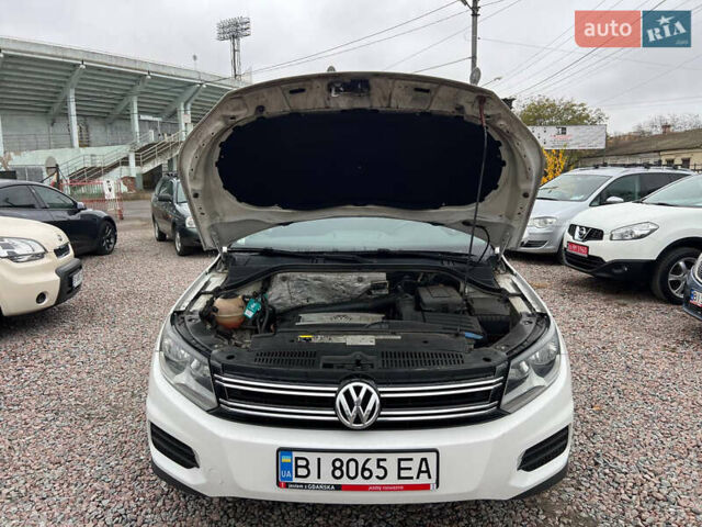 Белый Фольксваген Тигуан, объемом двигателя 2 л и пробегом 199 тыс. км за 12200 $, фото 17 на Automoto.ua