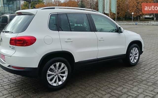 Белый Фольксваген Тигуан, объемом двигателя 2 л и пробегом 95 тыс. км за 17900 $, фото 1 на Automoto.ua