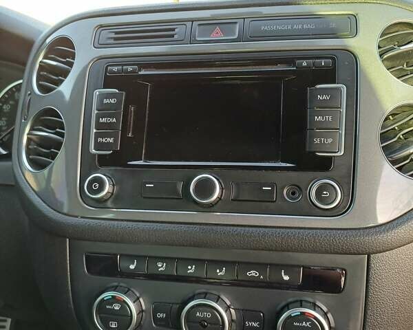 Белый Фольксваген Тигуан, объемом двигателя 1.98 л и пробегом 285 тыс. км за 12500 $, фото 8 на Automoto.ua