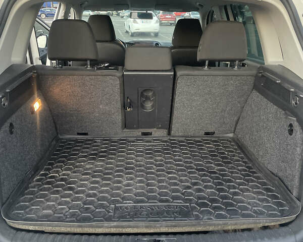 Белый Фольксваген Тигуан, объемом двигателя 1.98 л и пробегом 208 тыс. км за 10800 $, фото 14 на Automoto.ua