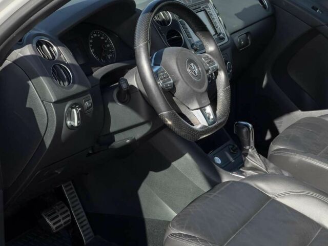 Белый Фольксваген Тигуан, объемом двигателя 2 л и пробегом 121 тыс. км за 8800 $, фото 8 на Automoto.ua