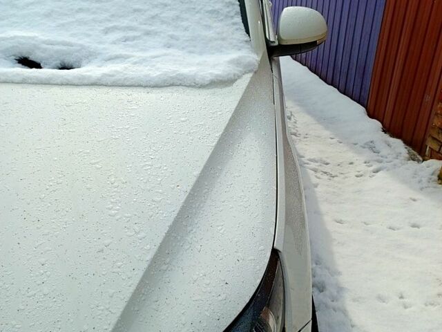 Білий Фольксваген Тігуан, об'ємом двигуна 2 л та пробігом 230 тис. км за 11000 $, фото 4 на Automoto.ua