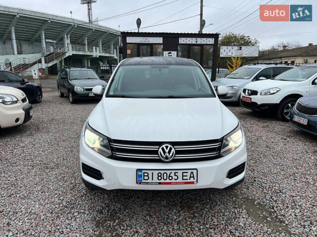 Белый Фольксваген Тигуан, объемом двигателя 2 л и пробегом 199 тыс. км за 12200 $, фото 2 на Automoto.ua