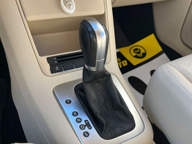 Білий Фольксваген Тігуан, об'ємом двигуна 2 л та пробігом 217 тис. км за 11500 $, фото 20 на Automoto.ua