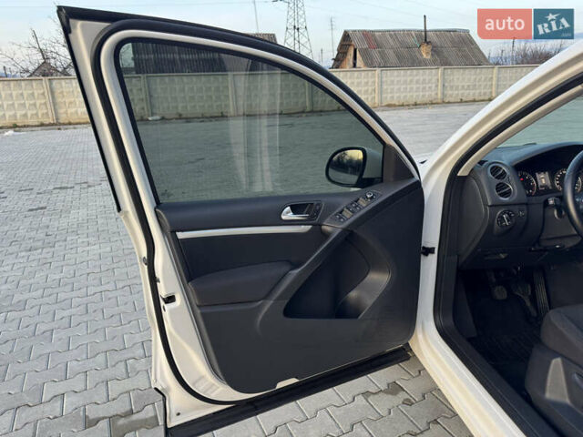 Белый Фольксваген Тигуан, объемом двигателя 1.97 л и пробегом 245 тыс. км за 12999 $, фото 14 на Automoto.ua