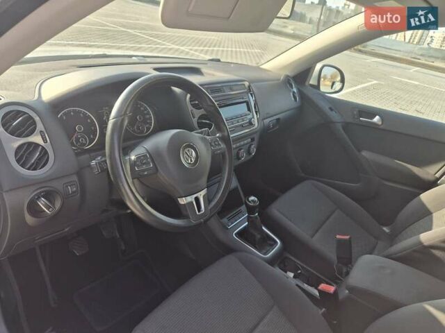 Белый Фольксваген Тигуан, объемом двигателя 1.97 л и пробегом 136 тыс. км за 9900 $, фото 11 на Automoto.ua