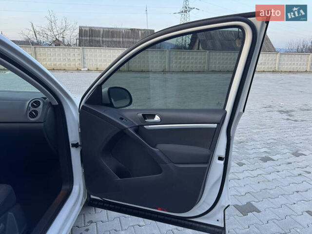 Белый Фольксваген Тигуан, объемом двигателя 1.97 л и пробегом 245 тыс. км за 12999 $, фото 42 на Automoto.ua