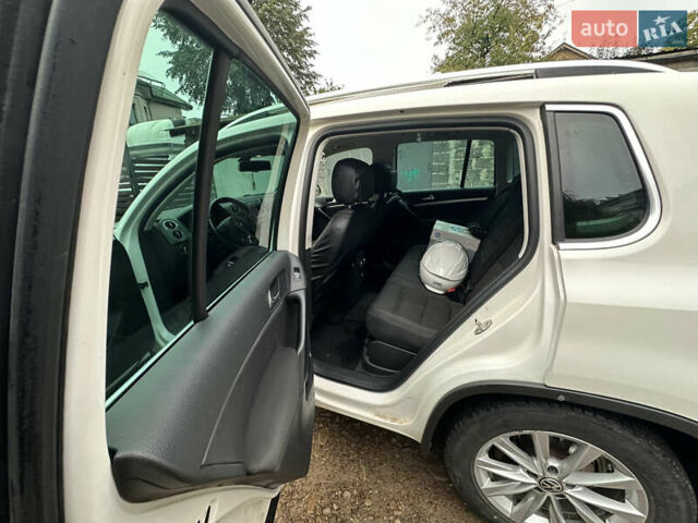 Білий Фольксваген Тігуан, об'ємом двигуна 1.97 л та пробігом 270 тис. км за 17300 $, фото 17 на Automoto.ua