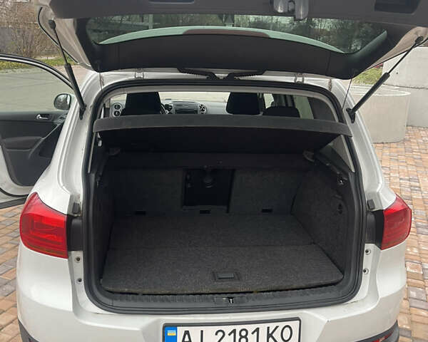 Белый Фольксваген Тигуан, объемом двигателя 1.98 л и пробегом 198 тыс. км за 10800 $, фото 6 на Automoto.ua